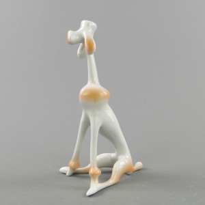 Figurka psa rasy pudel,  Hollohaza, Węgry, lata 60.  