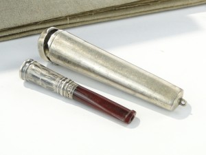 Edwardiańskie Srebrne Etui z Lufką Art Déco
