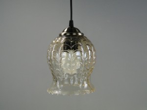Lampa Zawiercie – Słomkowe szkło profilowane w kształcie tulipana
