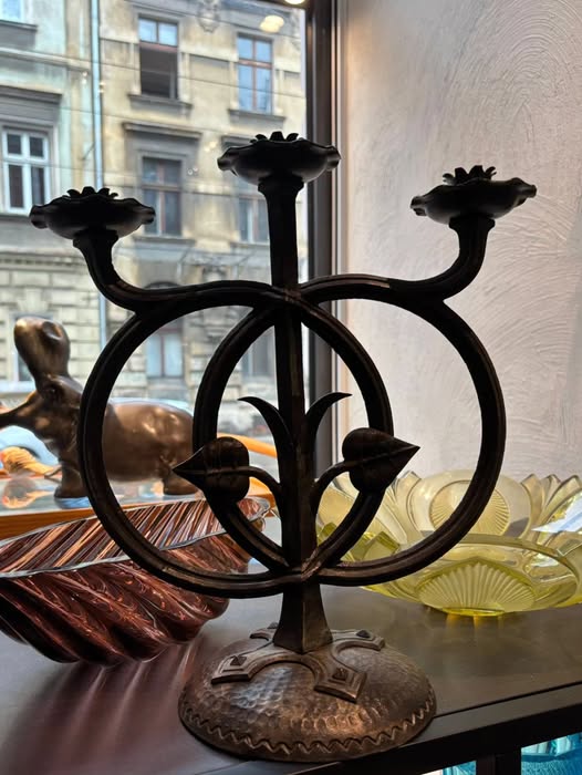 Świecznik Scherera: Punkt zwrotny między secesją a Art Déco